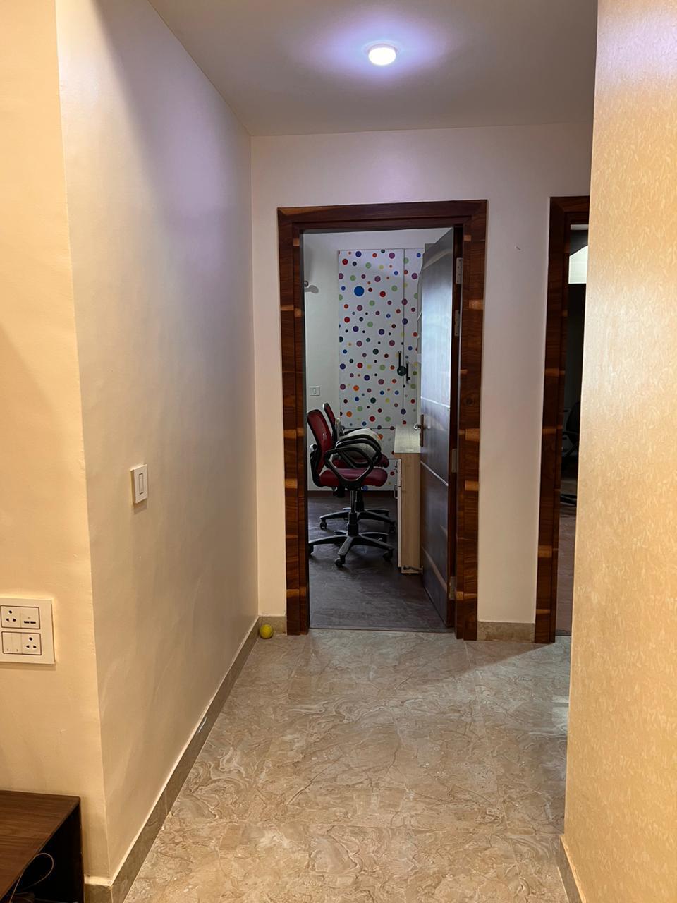 3 BHK + Servant Room Apartment For Rent in BPTP Park Grandeura