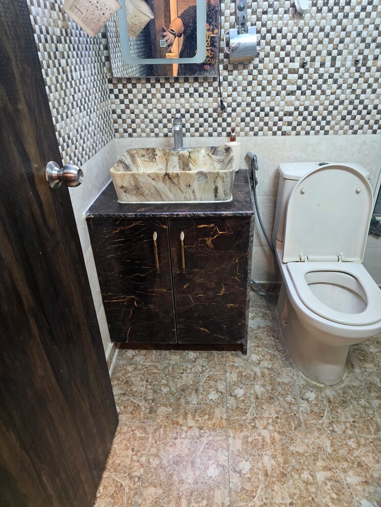 Attached Bathroom, divyansh-flora 2.5 Bedroom 1340 Sq.Ft. Apartment In Sector 16c Greater Noida Greater Noida 9090393