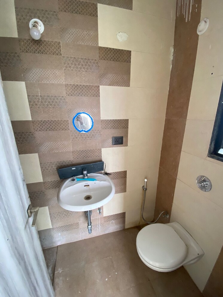 Bathroom, nyati-era 3 Bedroom 870 Sq.Ft. Apartment In Dhanori Pune 9090421