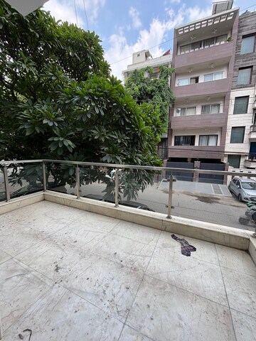 Balcony in 3.5 BHK Builder Floor at South Extension ii – for Rent