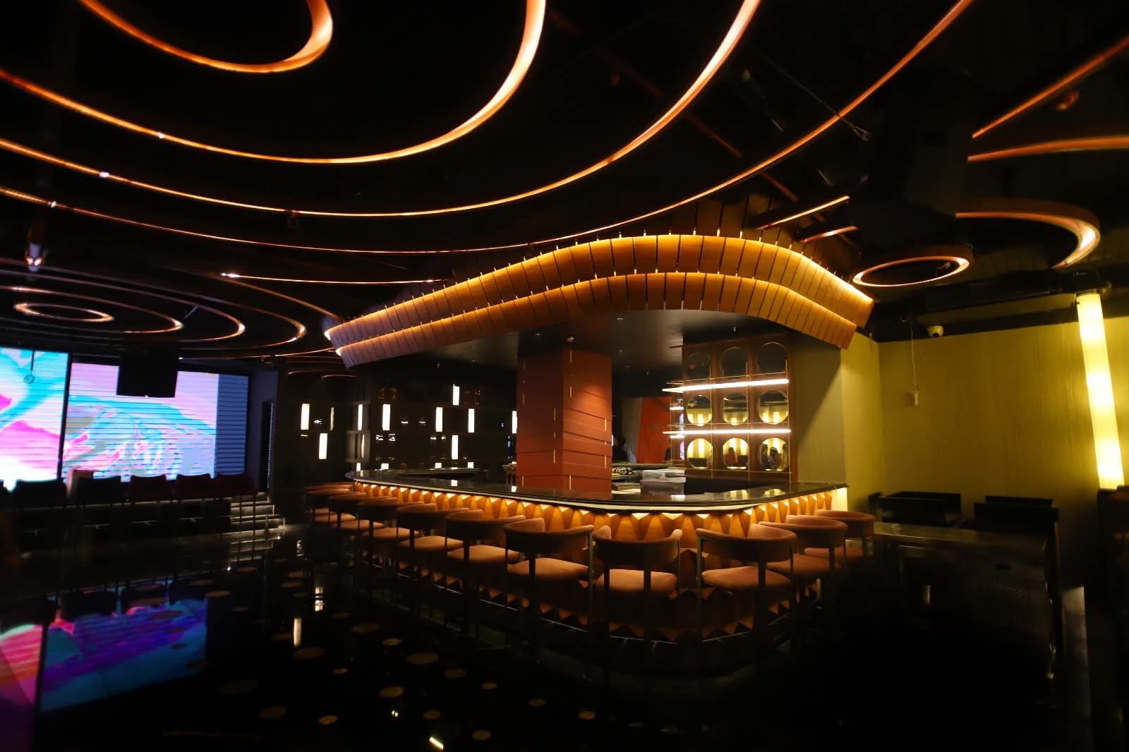 Showroom For Sale in Altus