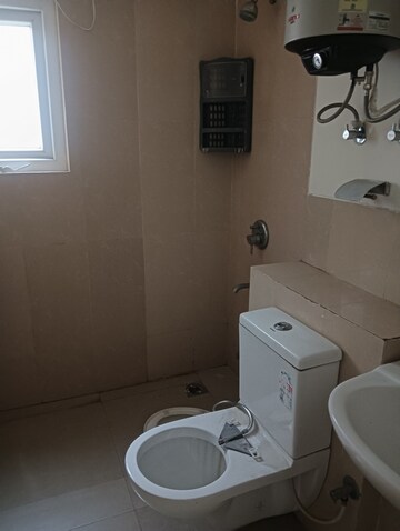 Bathroom in 3.5 BHK Apartment at Satguru Apartments, Sector 52 – for Rent