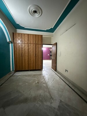 Room in 2 BHK Builder Floor at Vaishali Sector 6 – for Sale