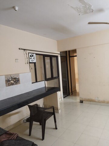 2 BHK Apartment For Rent in OP Floridaa, Sector 82