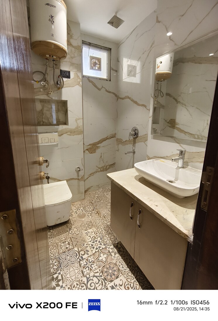 Kitchen, freedom fighters enclave 2 Bedroom 1400 Sq.Ft. Builder Floor In Freedom Fighters Enclave Delhi 9090505