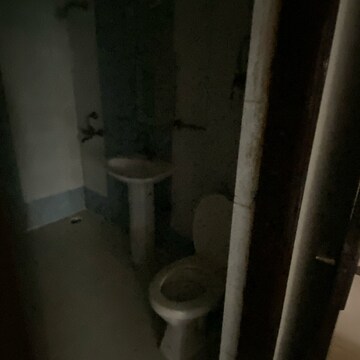 Bathroom in 3.5 BHK Apartment at Gardenia Gateway, Sector 75 – for Rent