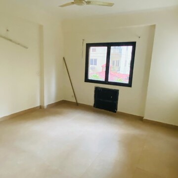 Room in 3.5 BHK Apartment at Gardenia Gateway, Sector 75 – for Rent