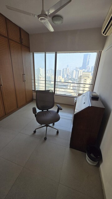 Room in 5 BHK Apartment at Siddhivinayak Horizon, Prabhadevi – for Sale