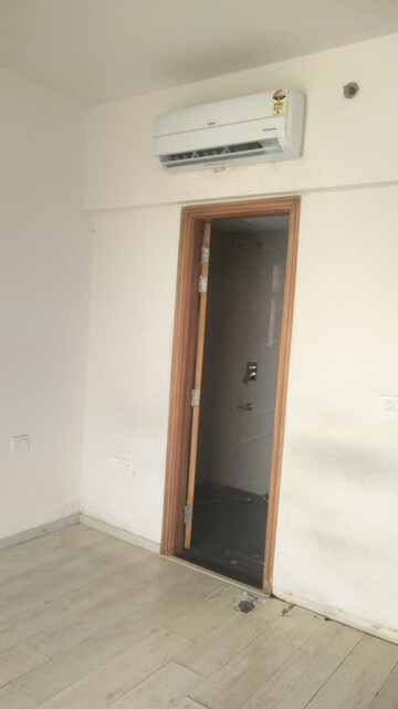 Room in 3 BHK Apartment at Shapoorji Pallonji Joyville Gurgaon, Sector 102 – for Rent