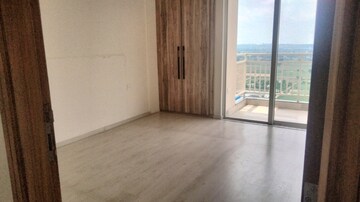 Room in 3 BHK Apartment at Shapoorji Pallonji Joyville Gurgaon, Sector 102 – for Rent