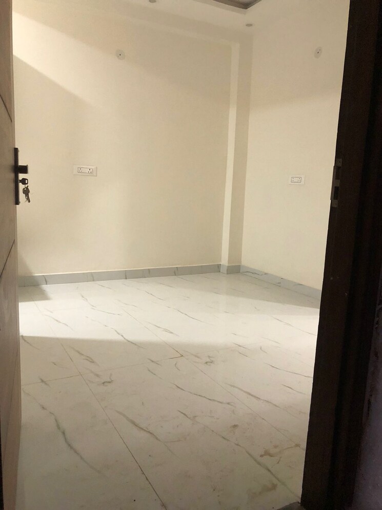 Room, chattarpur 1 Bedroom 400 Sq.Ft. Builder Floor In Chattarpur Delhi 9090568