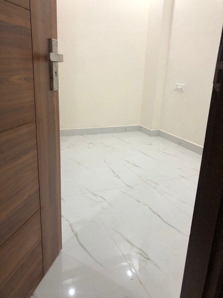 Room, chattarpur 1 Bedroom 400 Sq.Ft. Builder Floor In Chattarpur Delhi 9090568