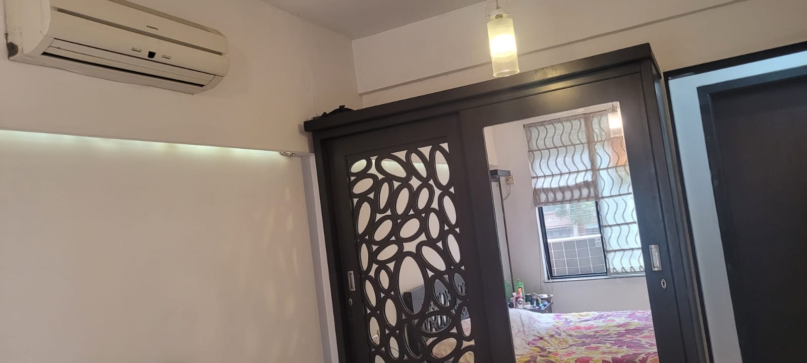 2 BHK Apartment For Rent in Evershine Millennium Paradise