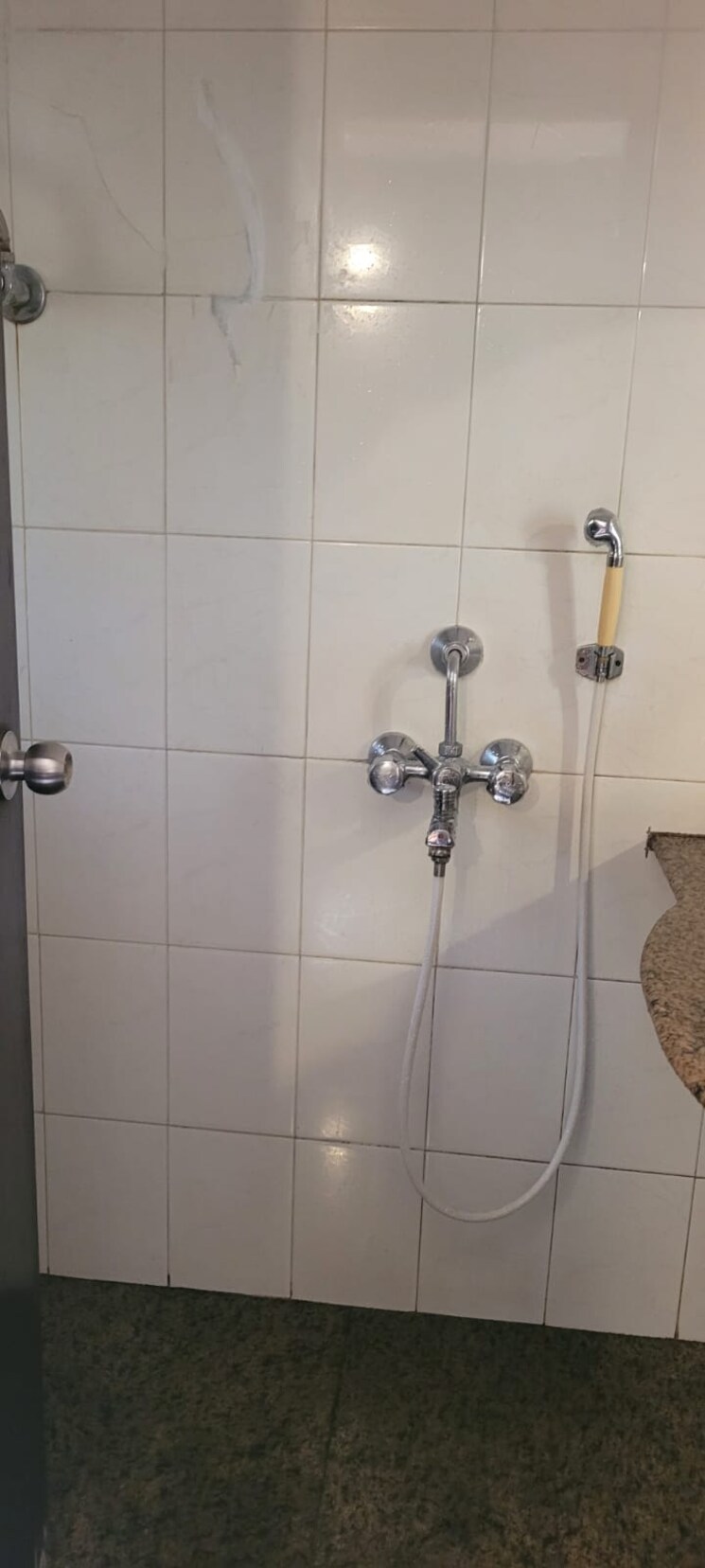 Bathroom, evershine-millennium-paradise 2 Bedroom 690 Sq.Ft. Apartment In Kandivali East Mumbai 9090566