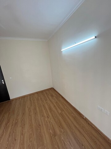 Room in 3 BHK Apartment at Amrapali Crystal Homes, Sector 76 – for Rent