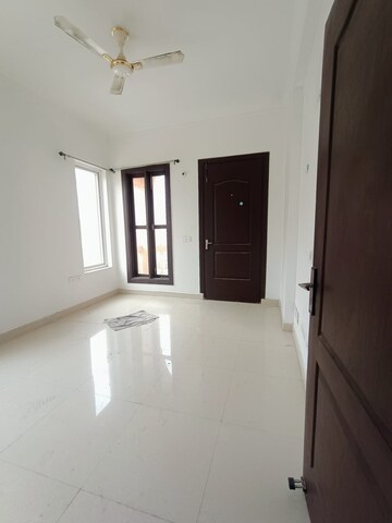 3 BHK Villa For Rent in Amrapali Leisure Valley, Tech Zone 4 Greater Noida