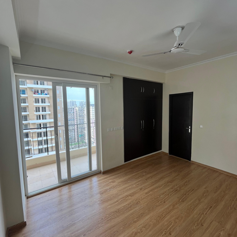 3 BHK Apartment For Rent in Amrapali Crystal Homes