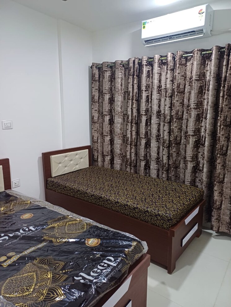 Bedroom, powai Pg For Boys & Girls In Powai 9090603