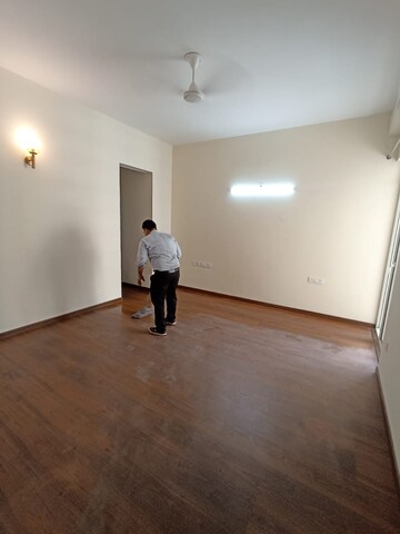 Room in 2 BHK Apartment at Wave Amore, Sector 32 – for Rent