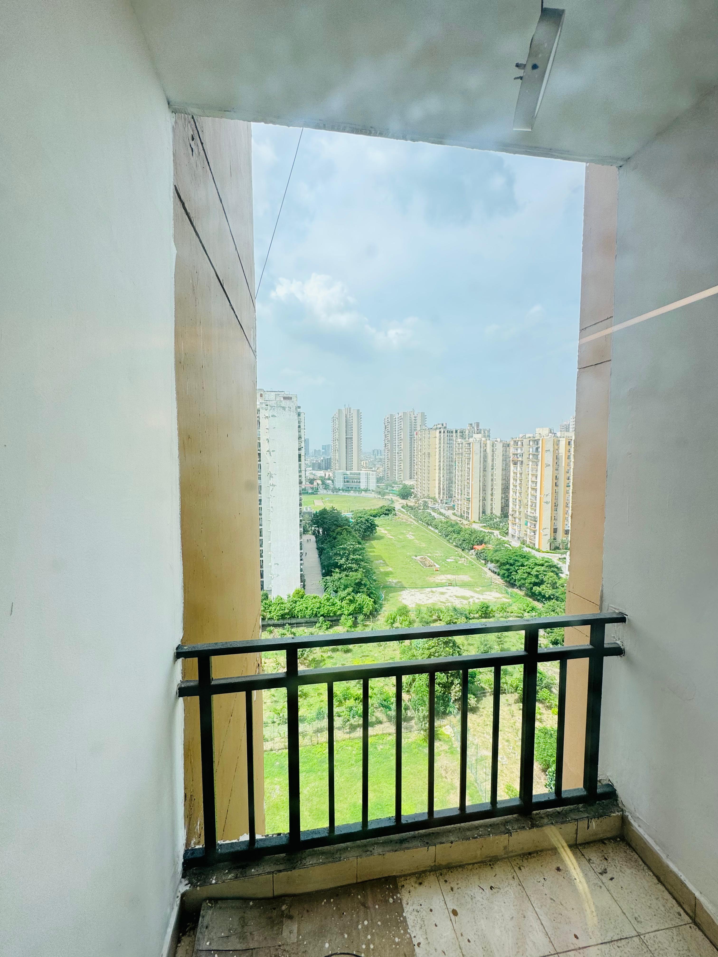3.5 BHK + Study Room Apartment For Rent in Gardenia Golf City