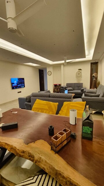 Team Area in 3 BHK Builder Floor at Saket – for Rent