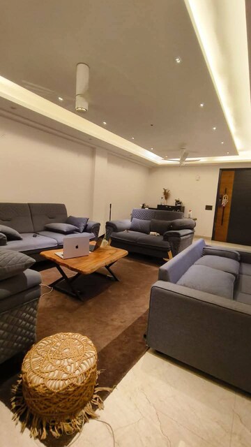 Team Area in 3 BHK Builder Floor at Saket – for Rent