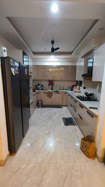 Team Area in 3 BHK Builder Floor at Saket – for Rent