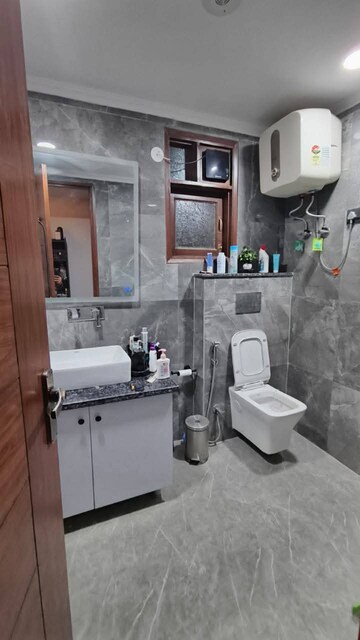 Team Area in 3 BHK Builder Floor at Saket – for Rent