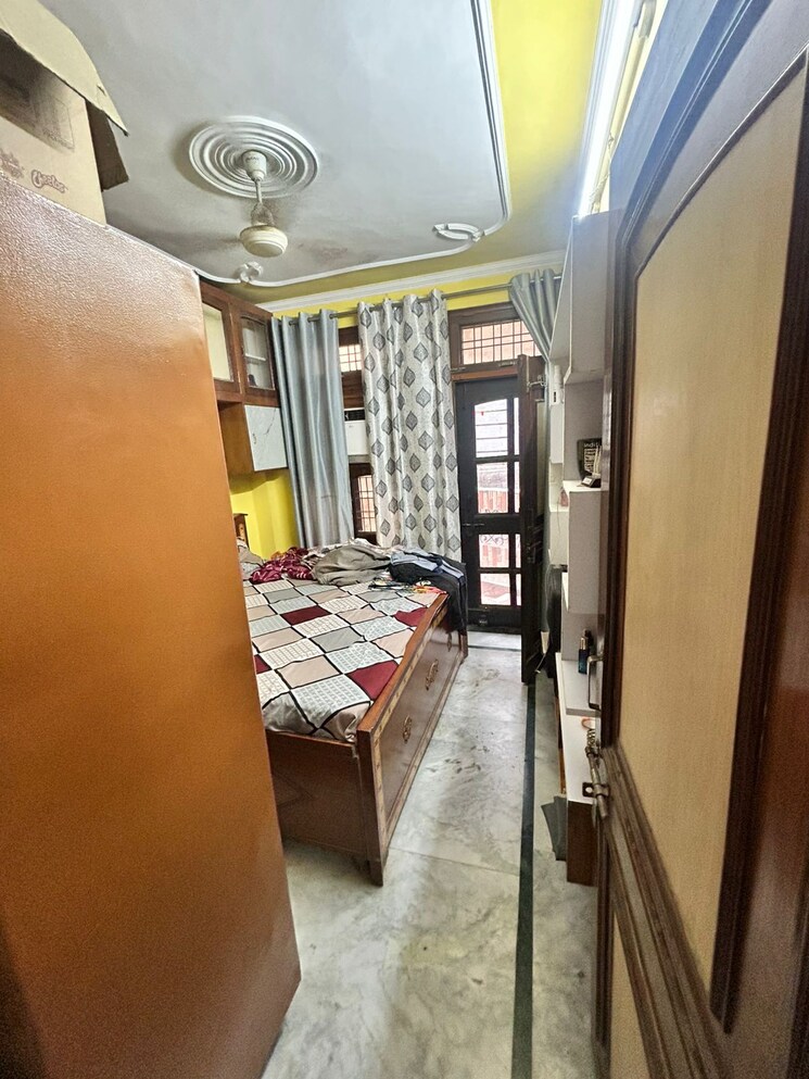  Parking, sector 23a 1 RK 1200 Sq.Ft. Builder Floor In Sector 23a Gurgaon 9090668