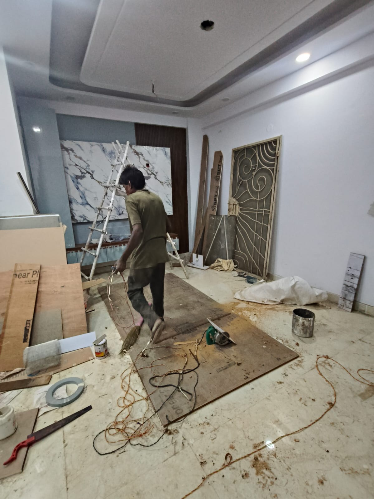 2 BHK Apartment For Sale in Mahagun Villa