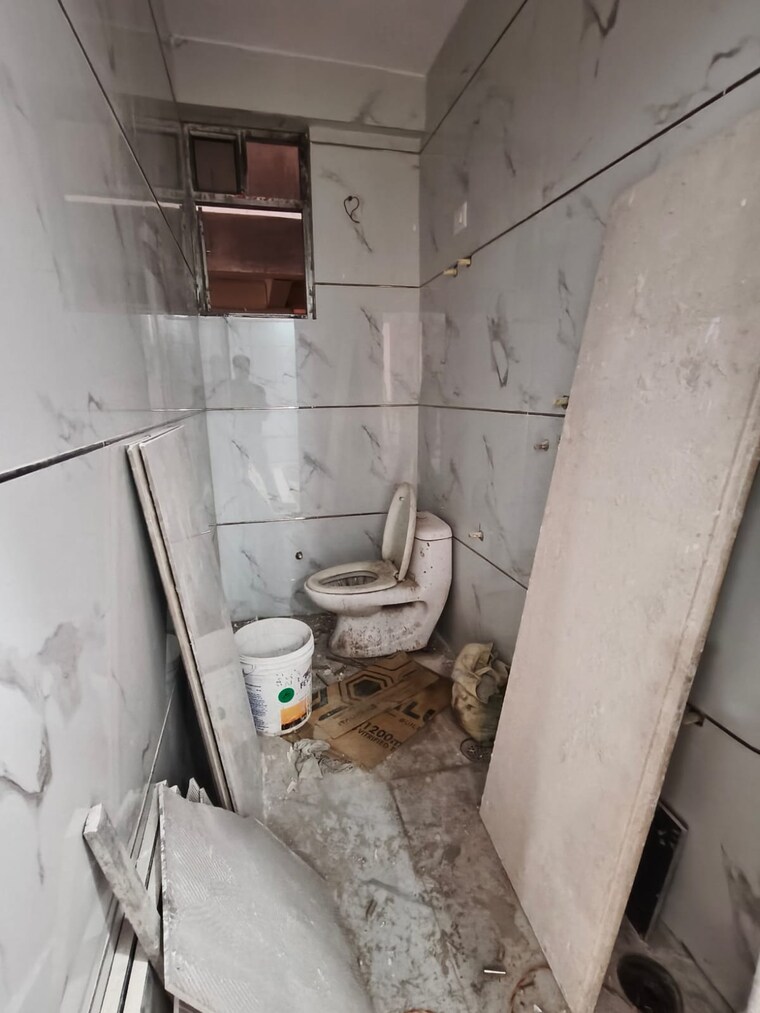 Bathroom, mahagun-villa 2 Bedroom 1030 Sq.Ft. Apartment In Vaishali Sector 4 Ghaziabad 9090671