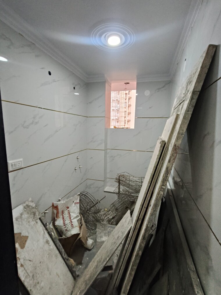 Bathroom, mahagun-villa 2 Bedroom 1030 Sq.Ft. Apartment In Vaishali Sector 4 Ghaziabad 9090671