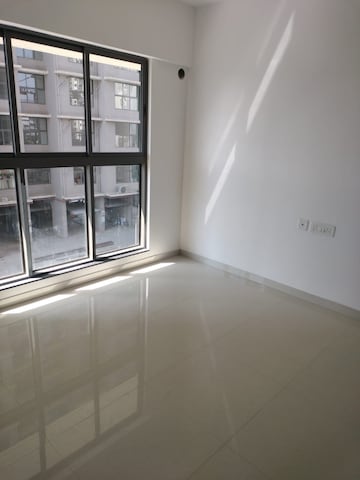 Room in 1 BHK Apartment at UK Iridium, Kandivali East – for Rent