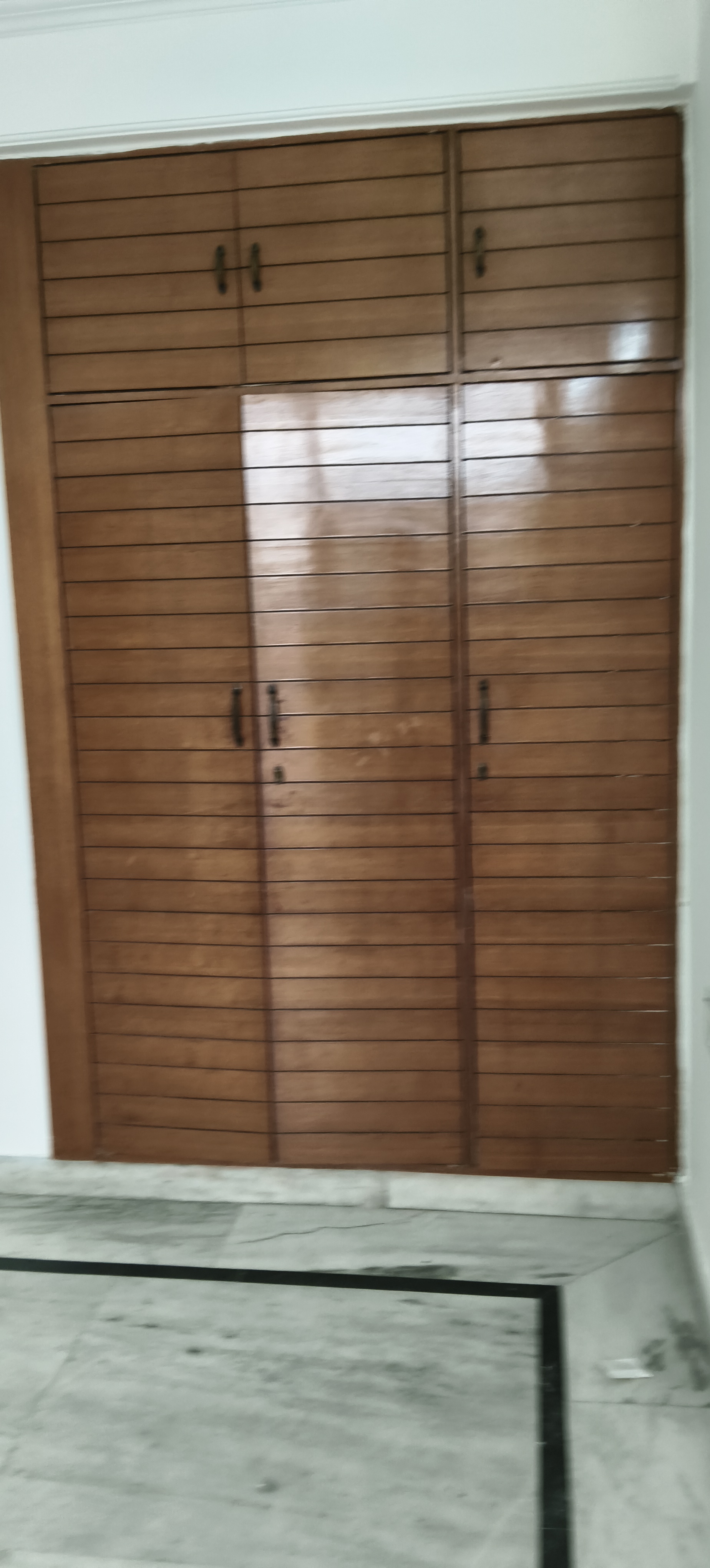 4 BHK + Pooja Room Apartment For Rent in Royal Towers Noida