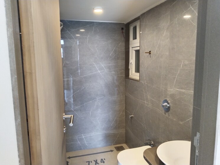 Bathroom, innovision-the-midtown 3 Bedroom 893 Sq.Ft. Apartment In Nalasopara West Palghar 9090712