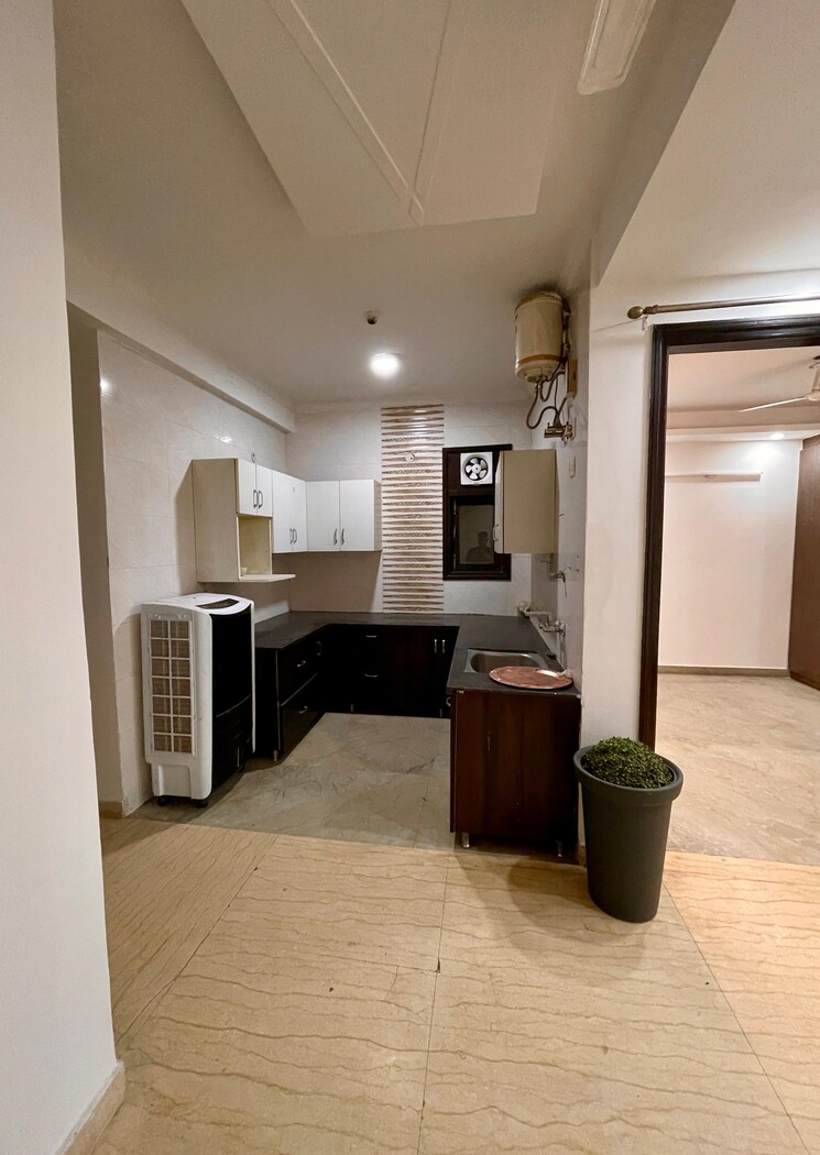 Kitchen, chattarpur 3 Bedroom 1100 Sq.Ft. Builder Floor In Chattarpur Delhi 9090694