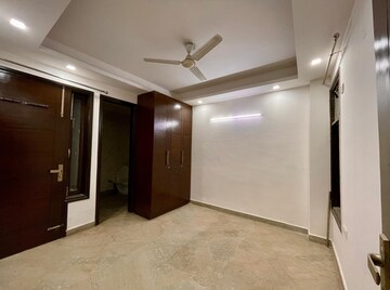 Room in 3 BHK Builder Floor at Chattarpur – for Rent
