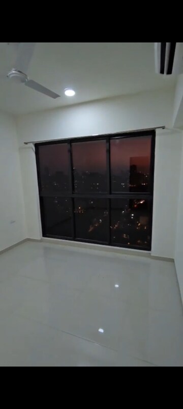Furnished Amenities in 3 BHK Apartment at Lodha Woods, Kandivali East – for Rent