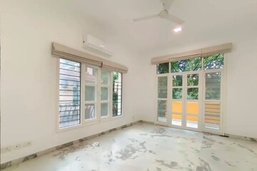 Room in 3 BHK Builder Floor at Saket – for Rent