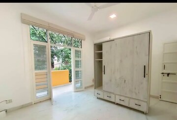 Room in 3 BHK Builder Floor at Saket – for Rent