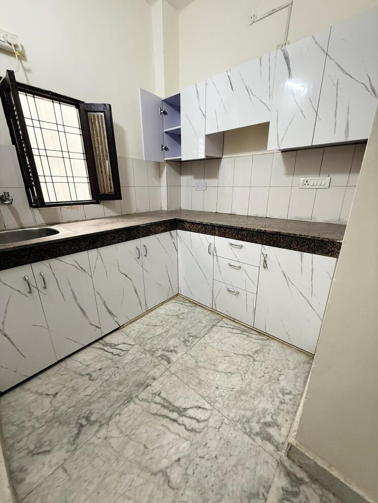 Kitchen, sector 45 2 Bedroom 100 Sq.Yd. Builder Floor In Sector 45 Gurgaon 9090691
