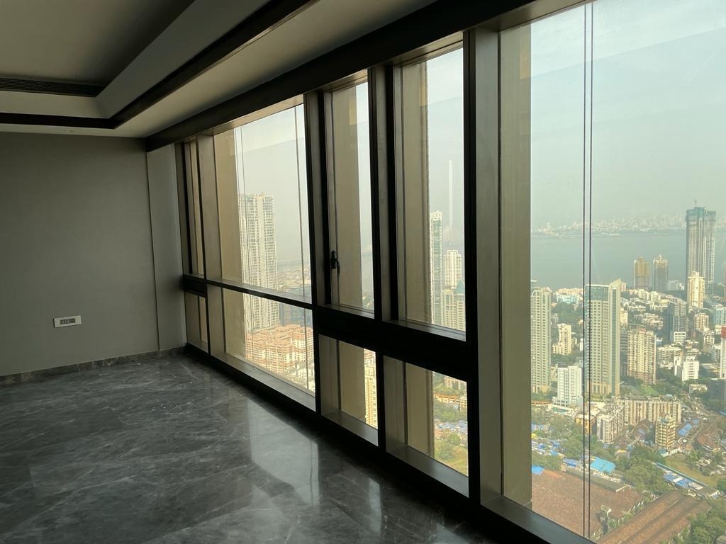 5 BHK + Servant Room Apartment For Sale in Lodha Trump Tower