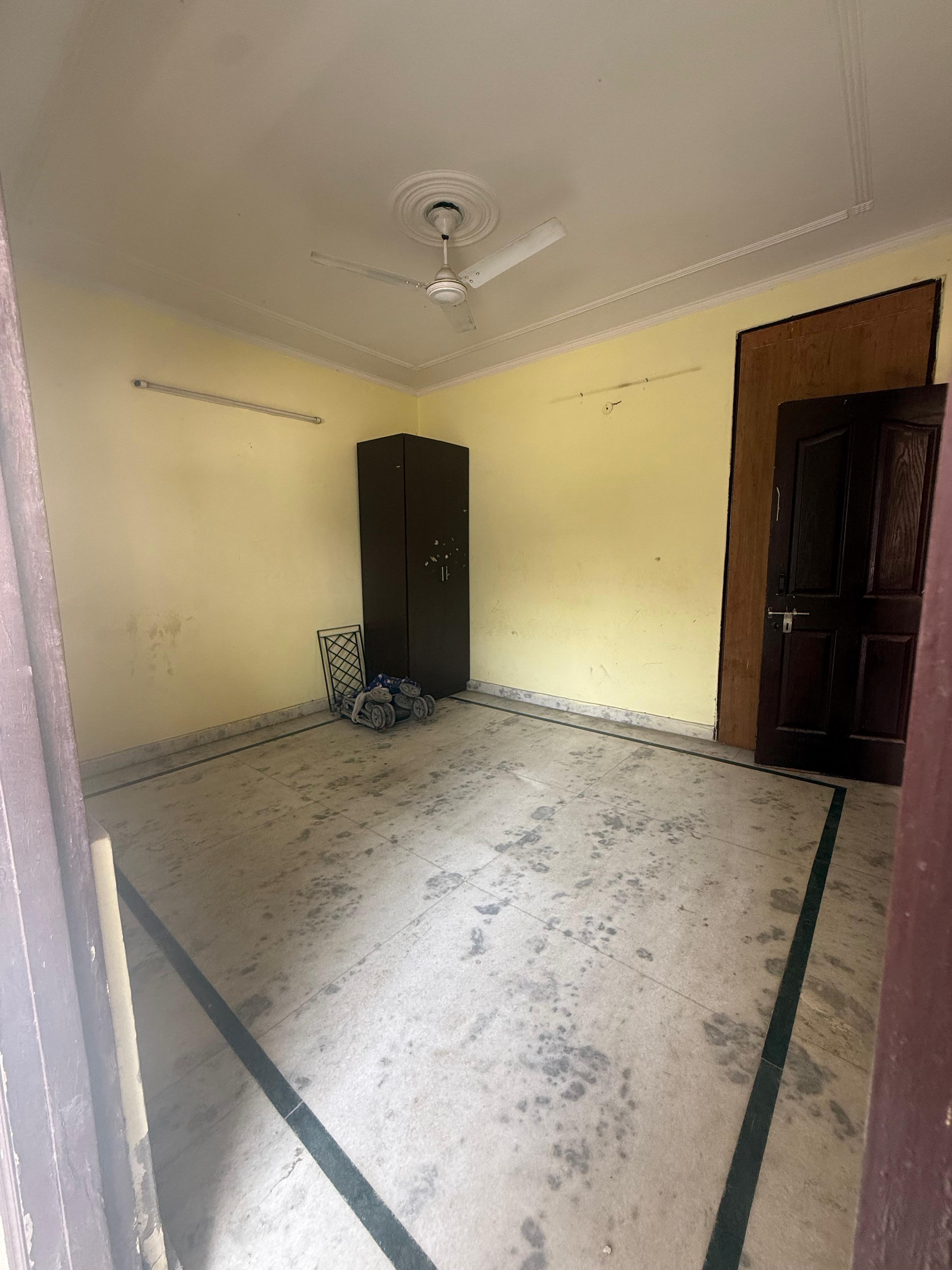 1 BHK Builder Floor For Rent in Chattarpur