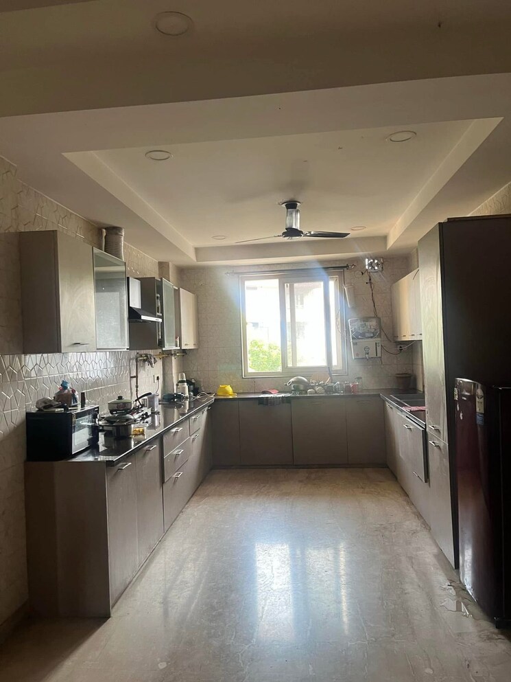 Kitchen, sector 23 Studio 600 Sq.Ft. Builder Floor In Sector 23 Gurgaon 9090778