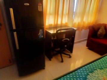 Room in 2 BHK Apartment at Venus Apartments Worli, Worli – for Sale