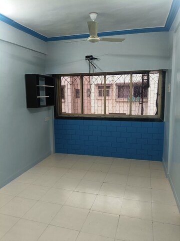 Room in 1 BHK Apartment at Deepmala CHS, Andheri West – for Rent