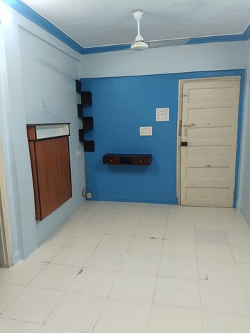Room in 1 BHK Apartment at Deepmala CHS, Andheri West – for Rent