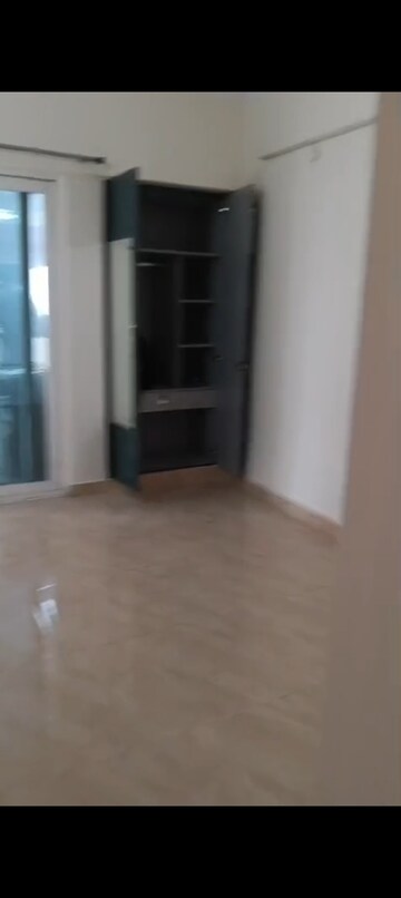 Room in 2 BHK Apartment at Gaur City 2 - 14th Avenue, Sector 16c Greater Noida – for Rent