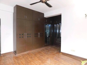 Room in 4 BHK Apartment at ATS Paradiso, Chi Iv Greater Noida – for Sale