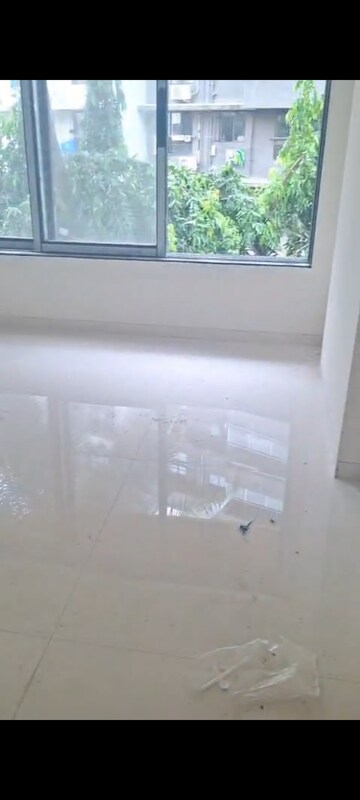 Room in 2 BHK Apartment at Pruthvi Pushpanjali, Vile Parle East – for Rent